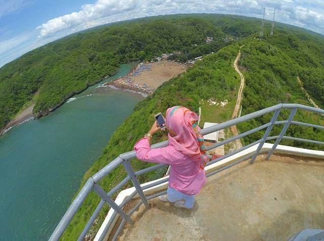 pantai baron jogja