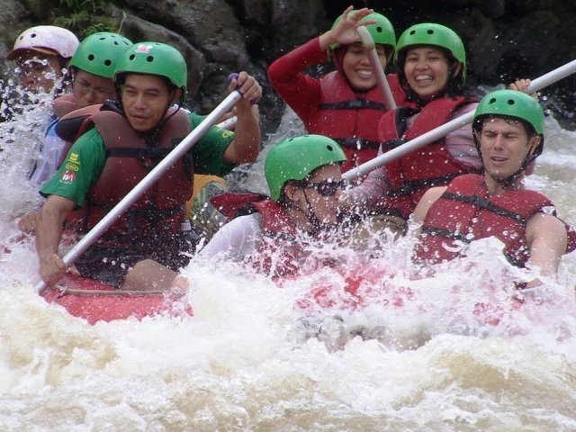 rafting di sungai banyusoco