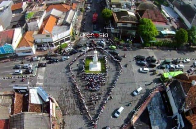 tugu-pal-jogja-drone