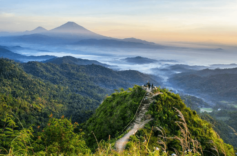 Gunung Gajah : Spot Unik Melihat Samudra Hindia