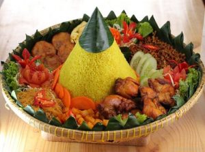 tumpeng lengkap