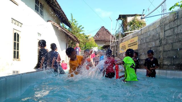 kolam renang kaee