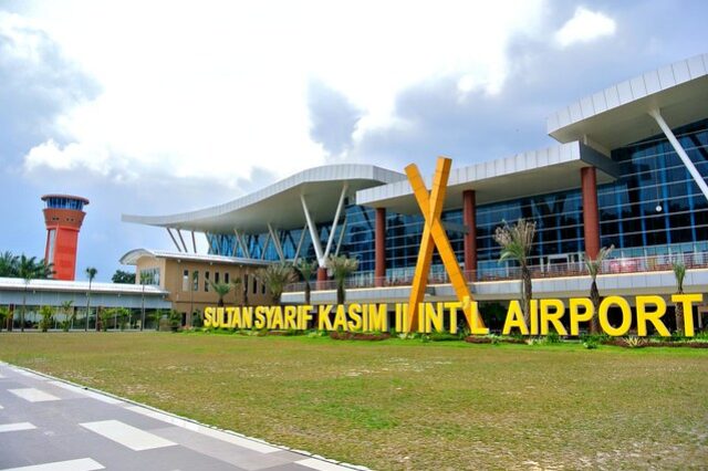 sultan syarif kasim airport